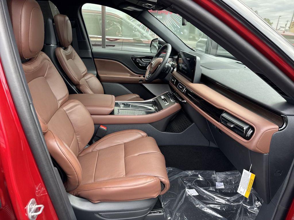new 2025 Lincoln Aviator car, priced at $70,272