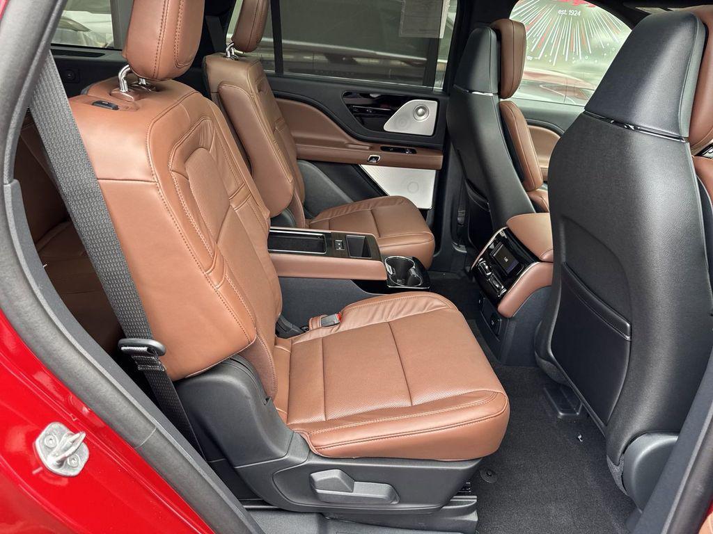 new 2025 Lincoln Aviator car, priced at $70,272