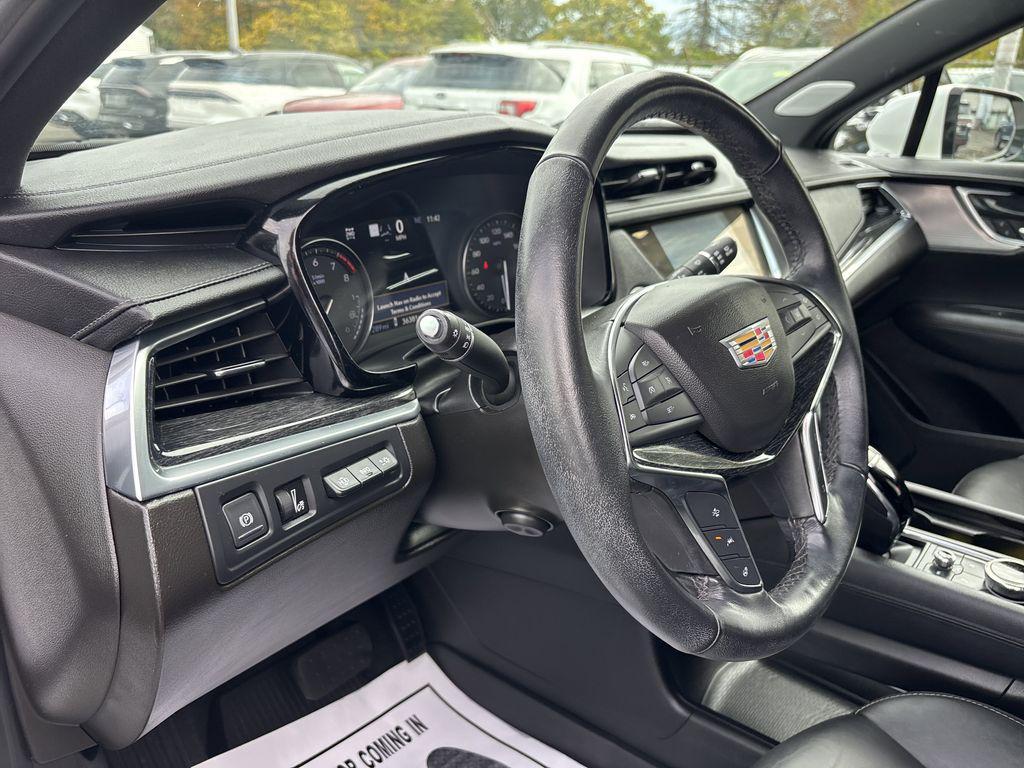 used 2023 Cadillac XT5 car, priced at $31,890