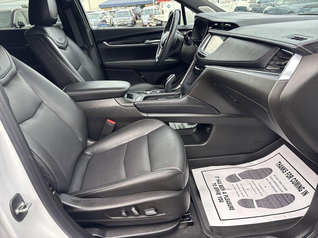 used 2023 Cadillac XT5 car, priced at $31,890