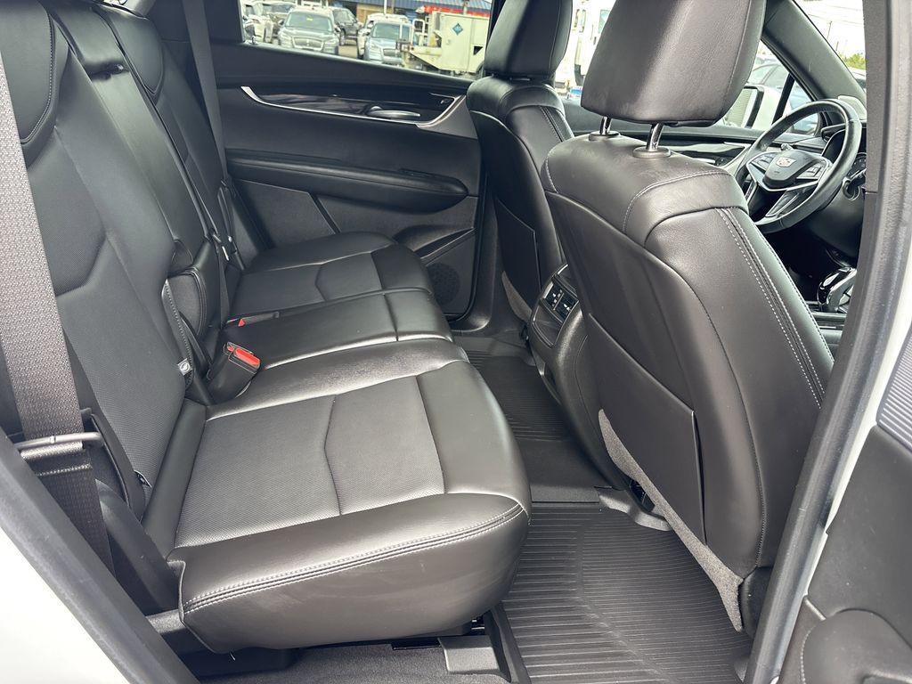 used 2023 Cadillac XT5 car, priced at $31,890