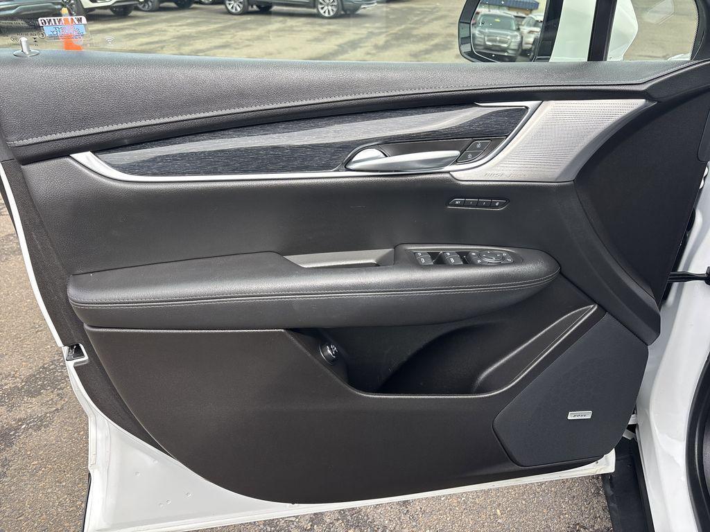 used 2023 Cadillac XT5 car, priced at $31,890