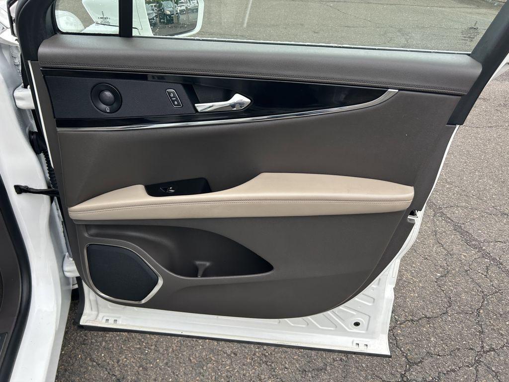 used 2021 Lincoln Nautilus car, priced at $28,890