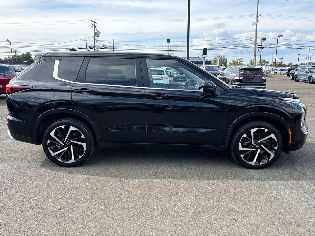 used 2022 Mitsubishi Outlander car, priced at $20,890