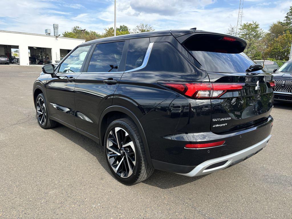 used 2022 Mitsubishi Outlander car, priced at $20,890