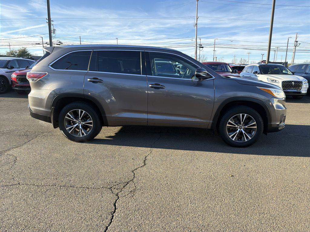 used 2016 Toyota Highlander car, priced at $17,490