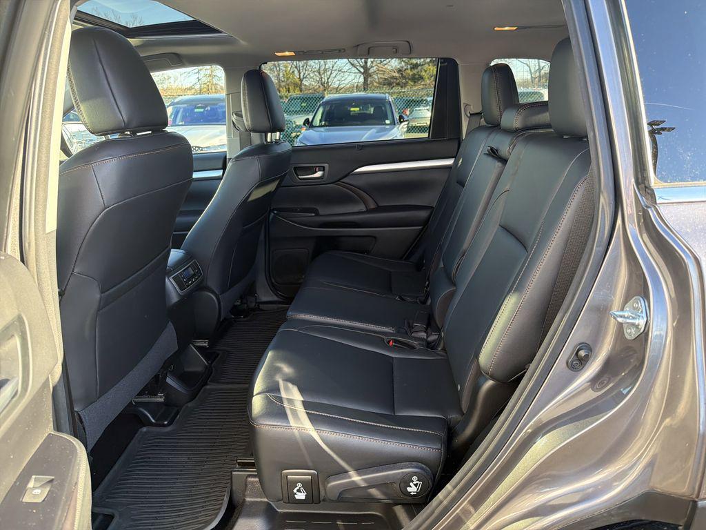 used 2016 Toyota Highlander car, priced at $17,490