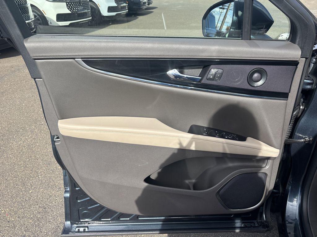 used 2022 Lincoln Nautilus car, priced at $33,890