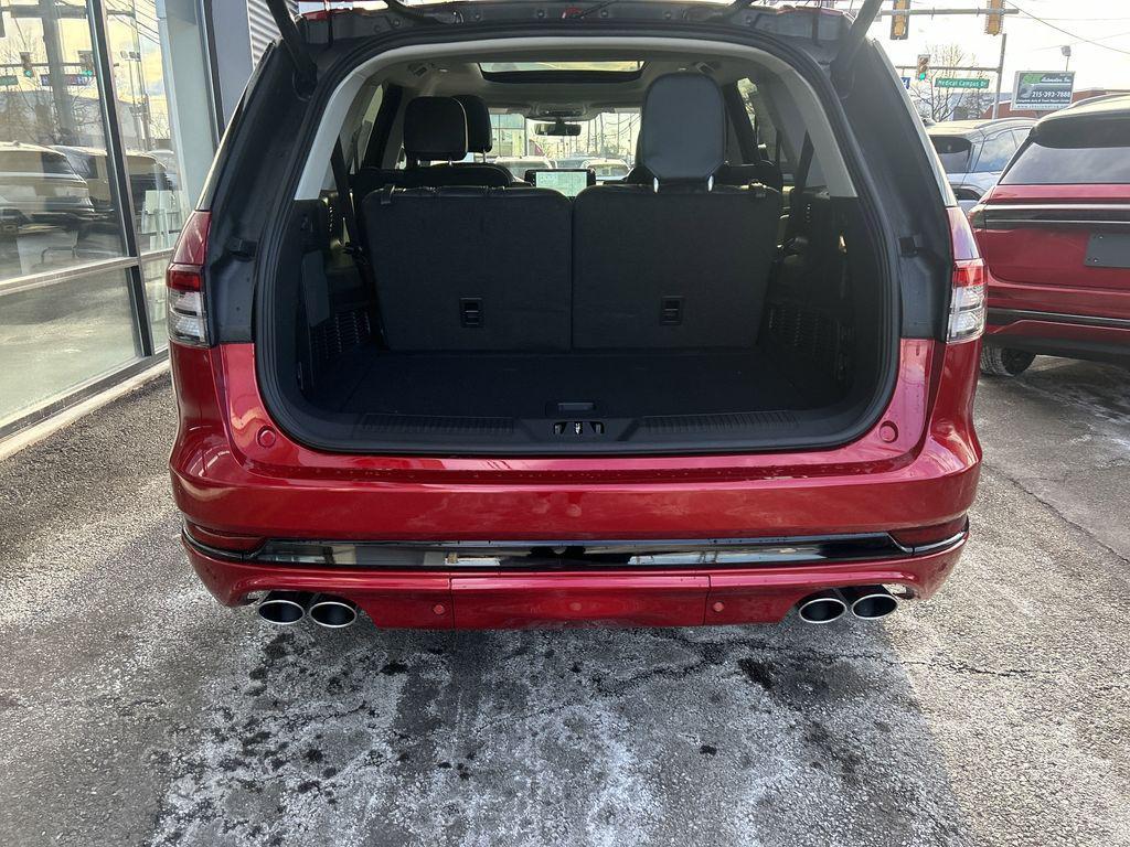 new 2025 Lincoln Aviator car, priced at $61,704