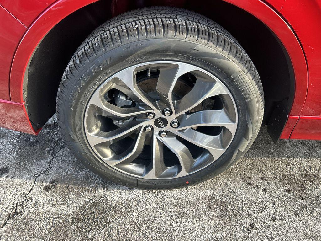 new 2025 Lincoln Aviator car, priced at $61,704