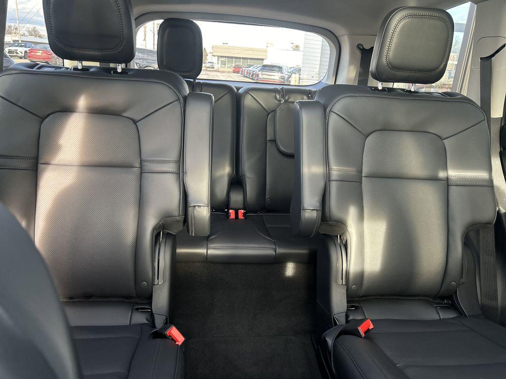 new 2025 Lincoln Aviator car, priced at $61,704