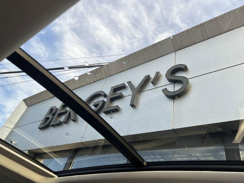 new 2025 Lincoln Aviator car, priced at $61,704