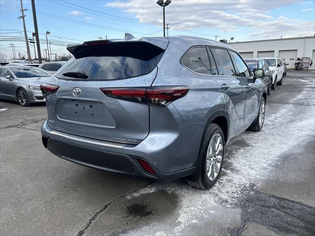 used 2024 Toyota Highlander car, priced at $48,690