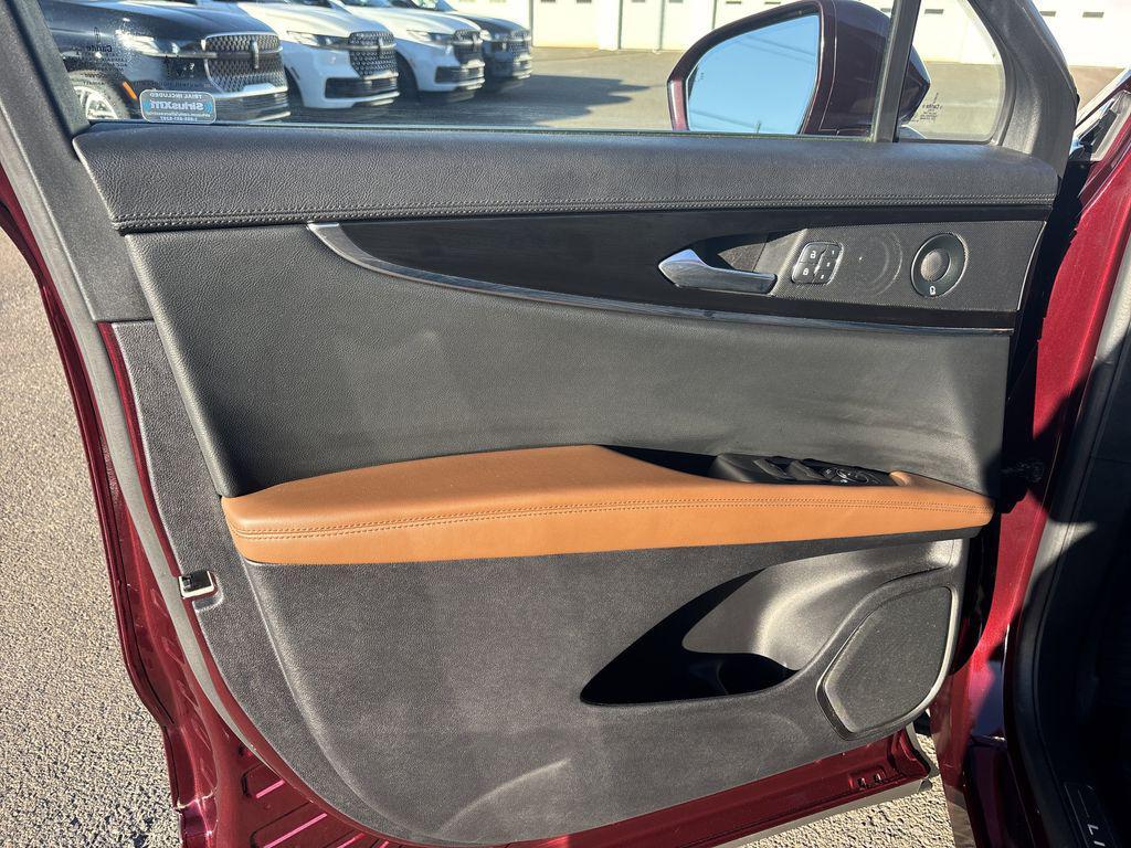 used 2021 Lincoln Nautilus car, priced at $31,490