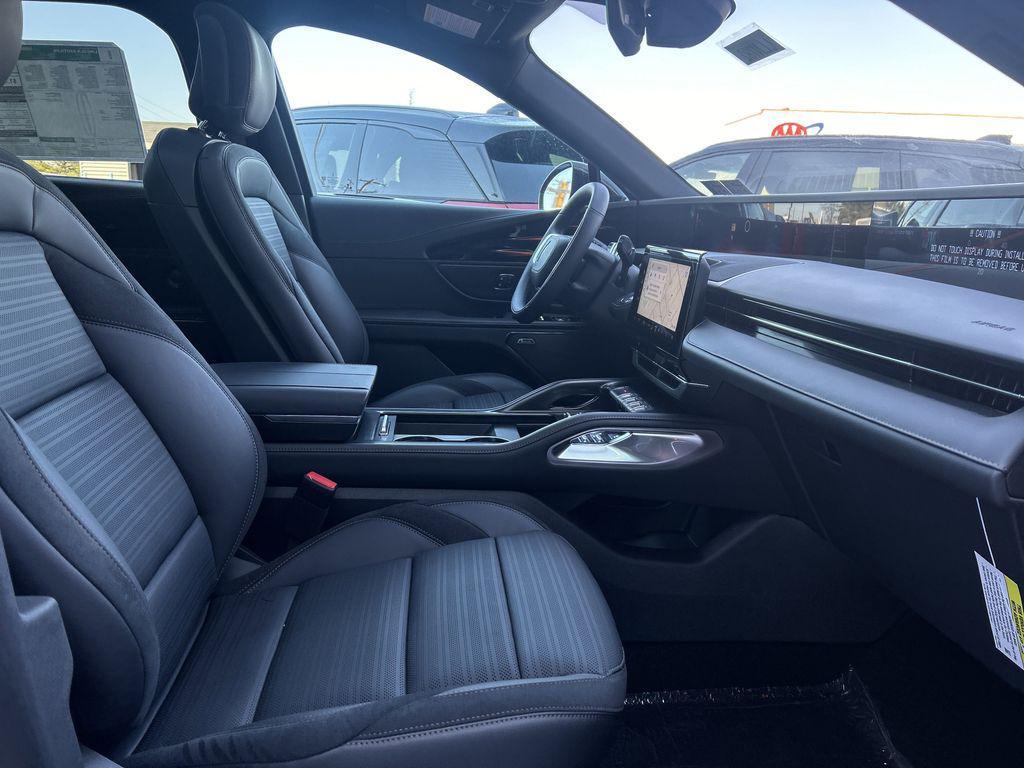 new 2025 Lincoln Nautilus car, priced at $59,621