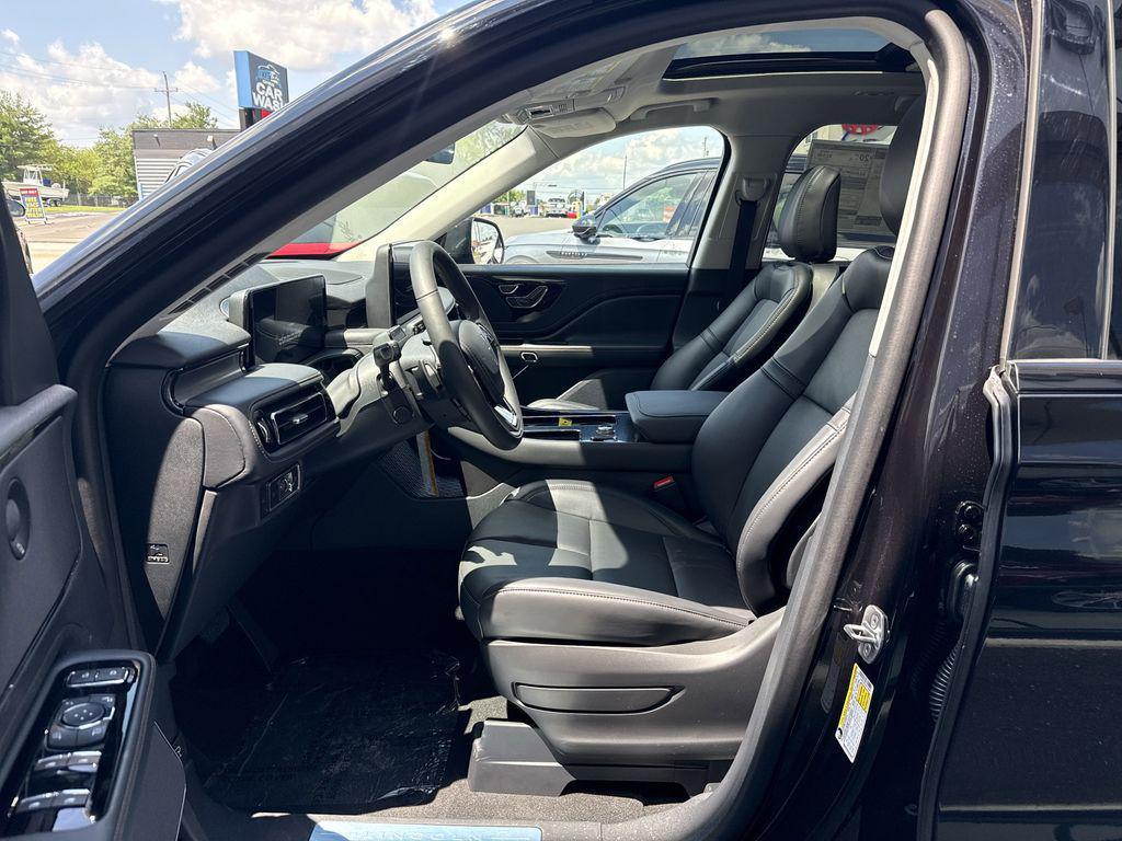 new 2025 Lincoln Aviator car, priced at $67,824