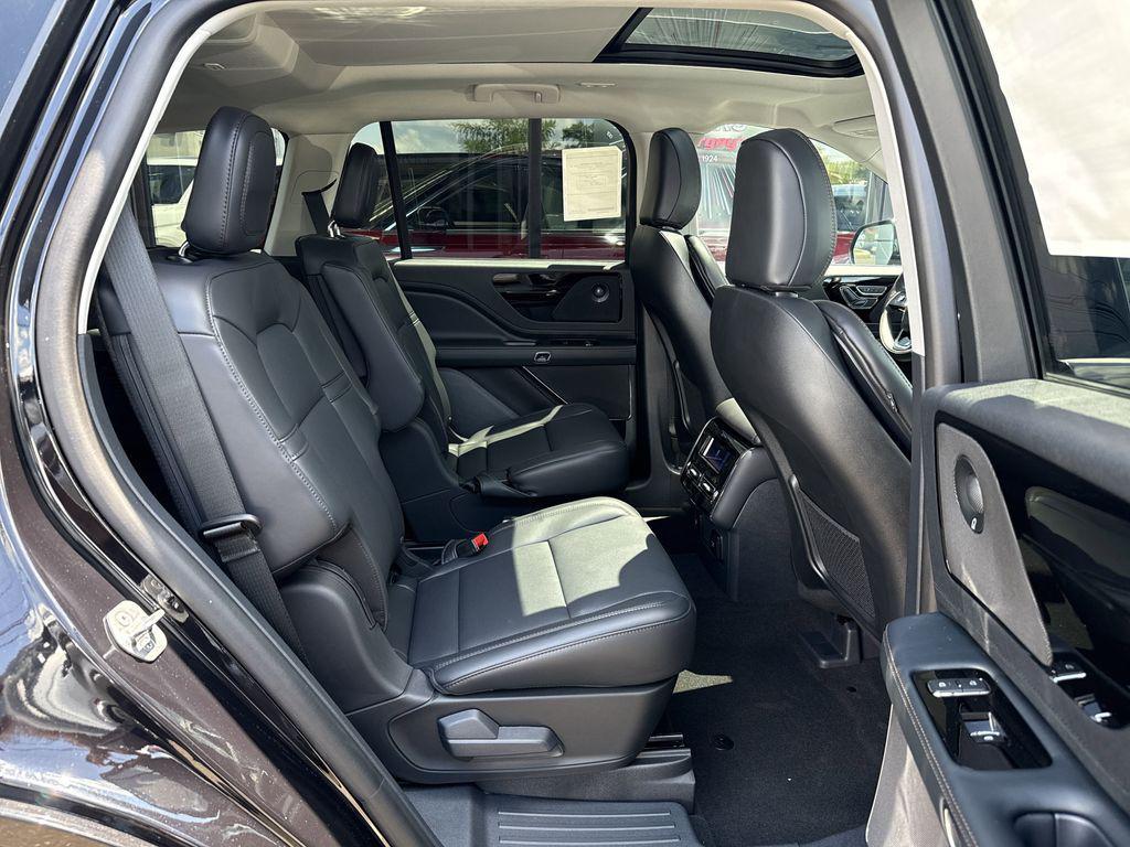 new 2025 Lincoln Aviator car, priced at $67,824
