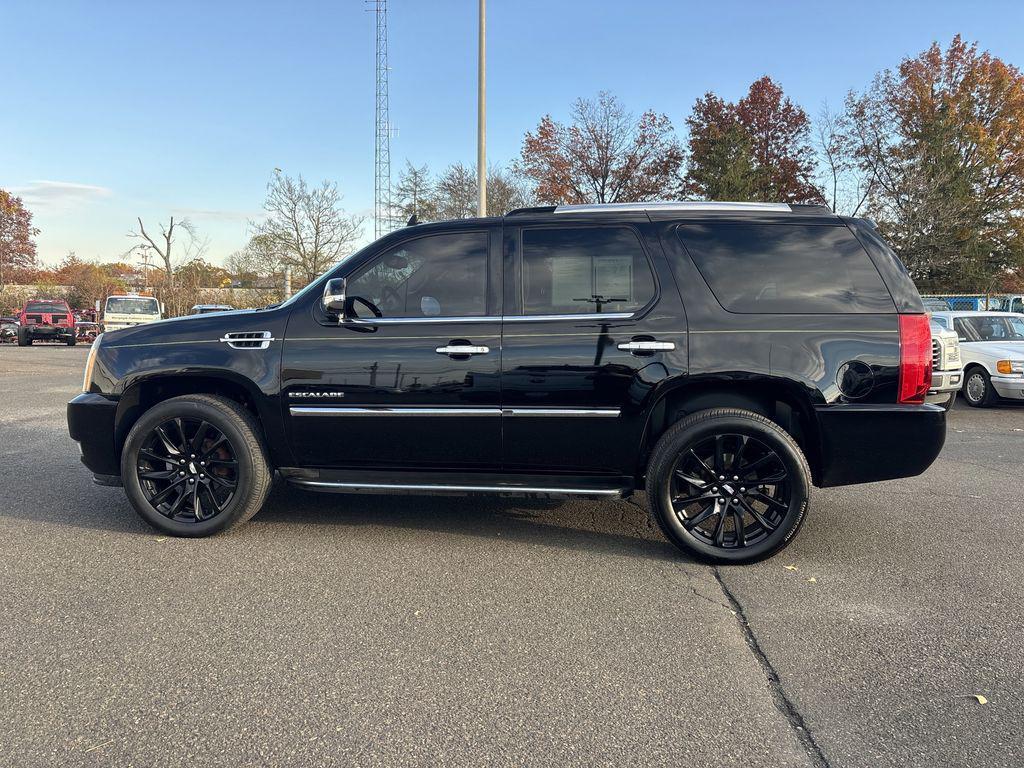 used 2013 Cadillac Escalade car, priced at $12,890
