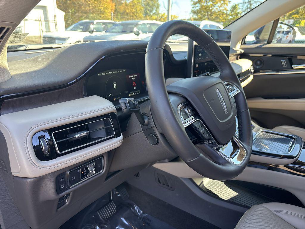 used 2022 Lincoln Nautilus car, priced at $34,490