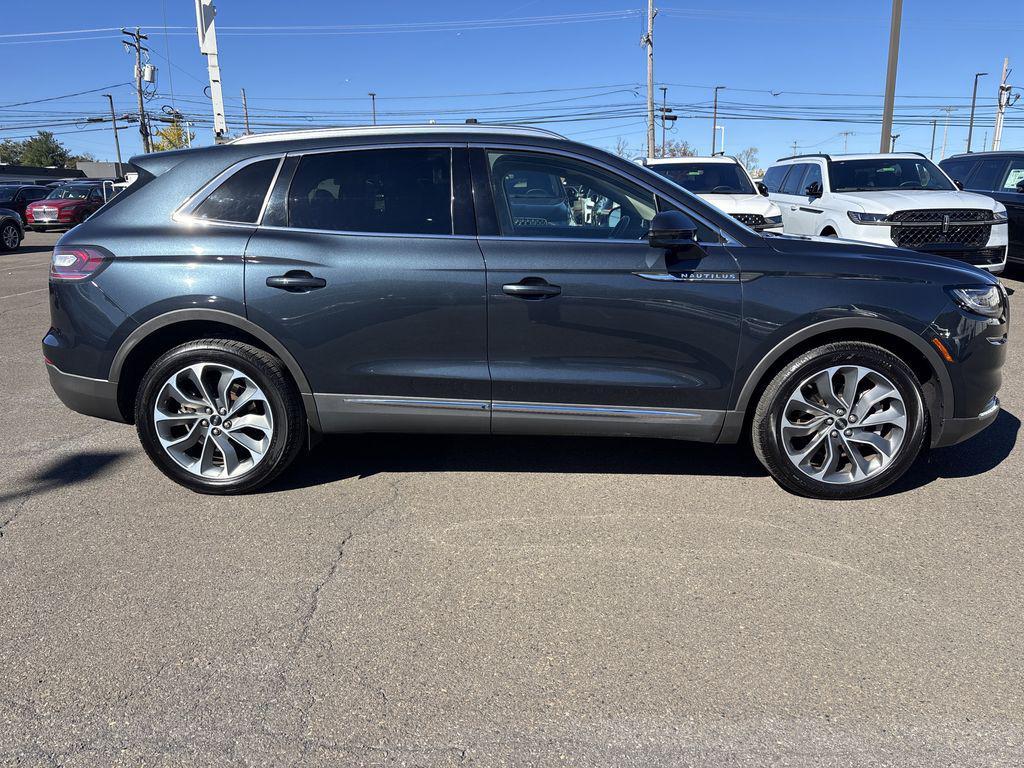 used 2022 Lincoln Nautilus car, priced at $34,490