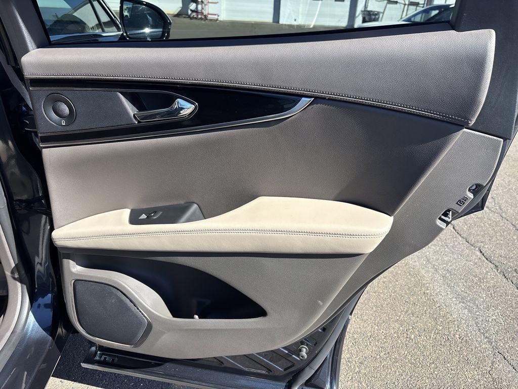 used 2022 Lincoln Nautilus car, priced at $34,490