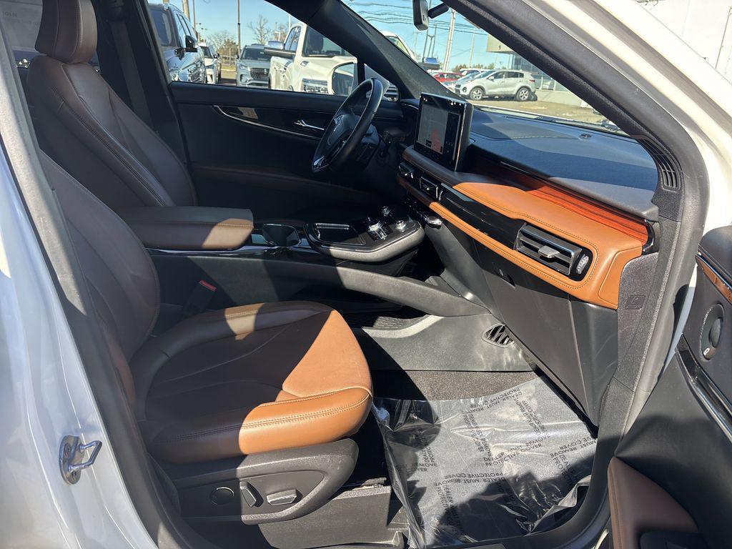 used 2022 Lincoln Nautilus car, priced at $36,890