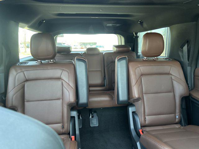 new 2025 Lincoln Navigator car, priced at $106,300