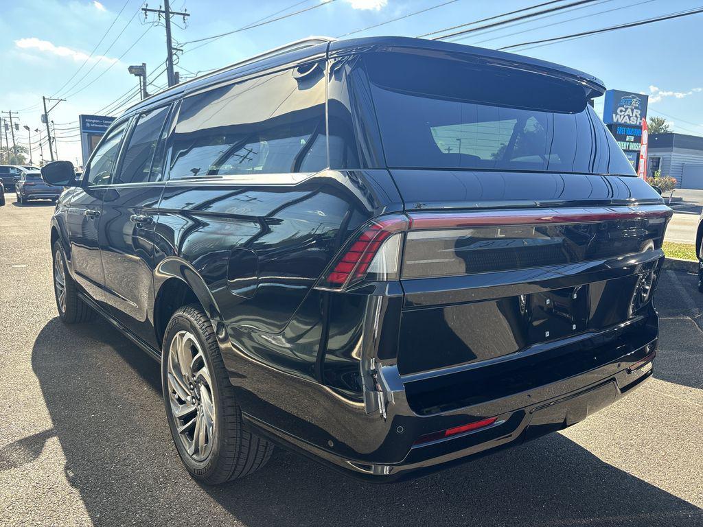 new 2025 Lincoln Navigator car, priced at $103,980