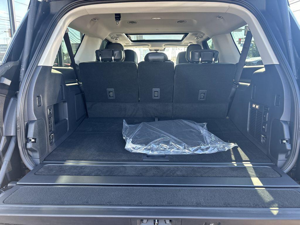 new 2025 Lincoln Navigator car, priced at $103,980