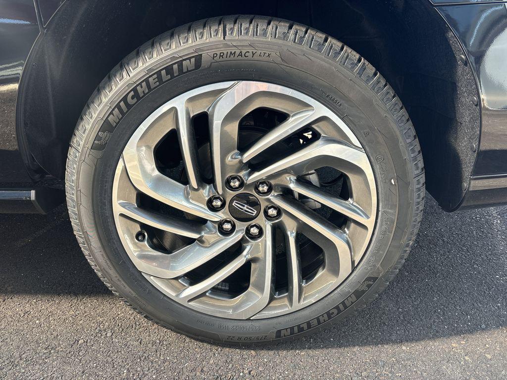 new 2025 Lincoln Navigator car, priced at $103,980