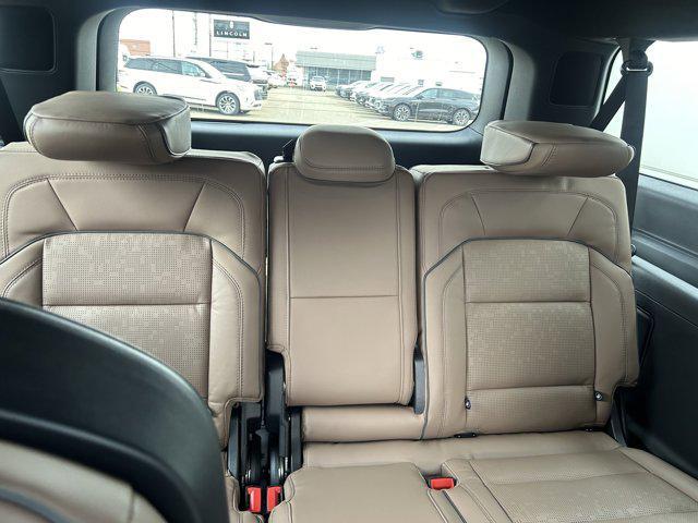 new 2025 Lincoln Navigator car, priced at $122,235