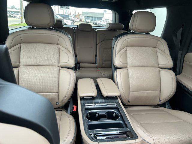 new 2025 Lincoln Navigator car, priced at $122,235