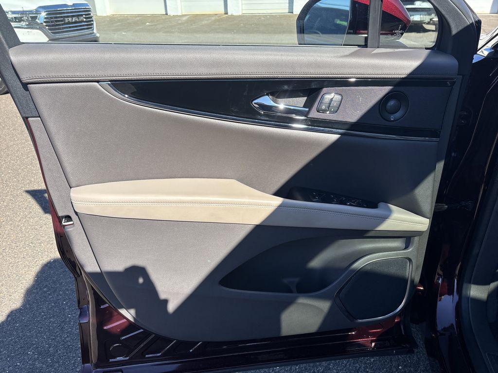 used 2022 Lincoln Nautilus car, priced at $37,490