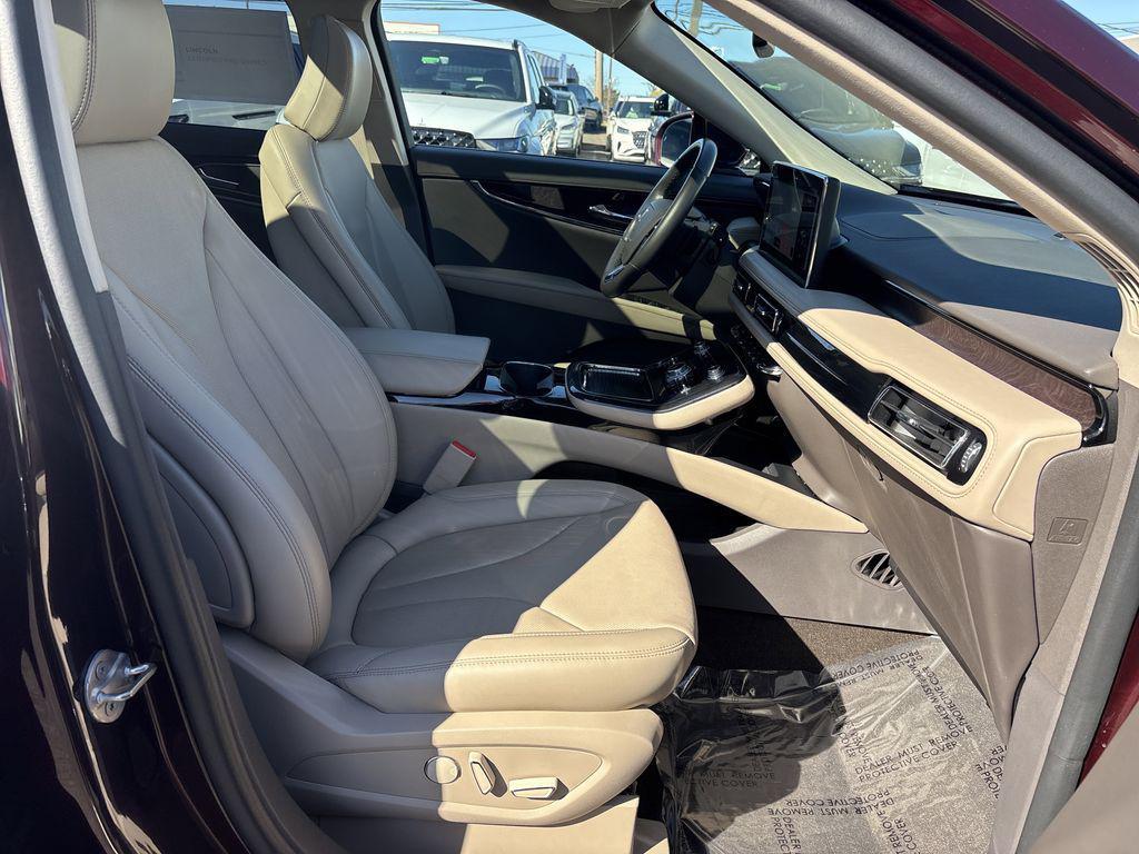 used 2022 Lincoln Nautilus car, priced at $37,490