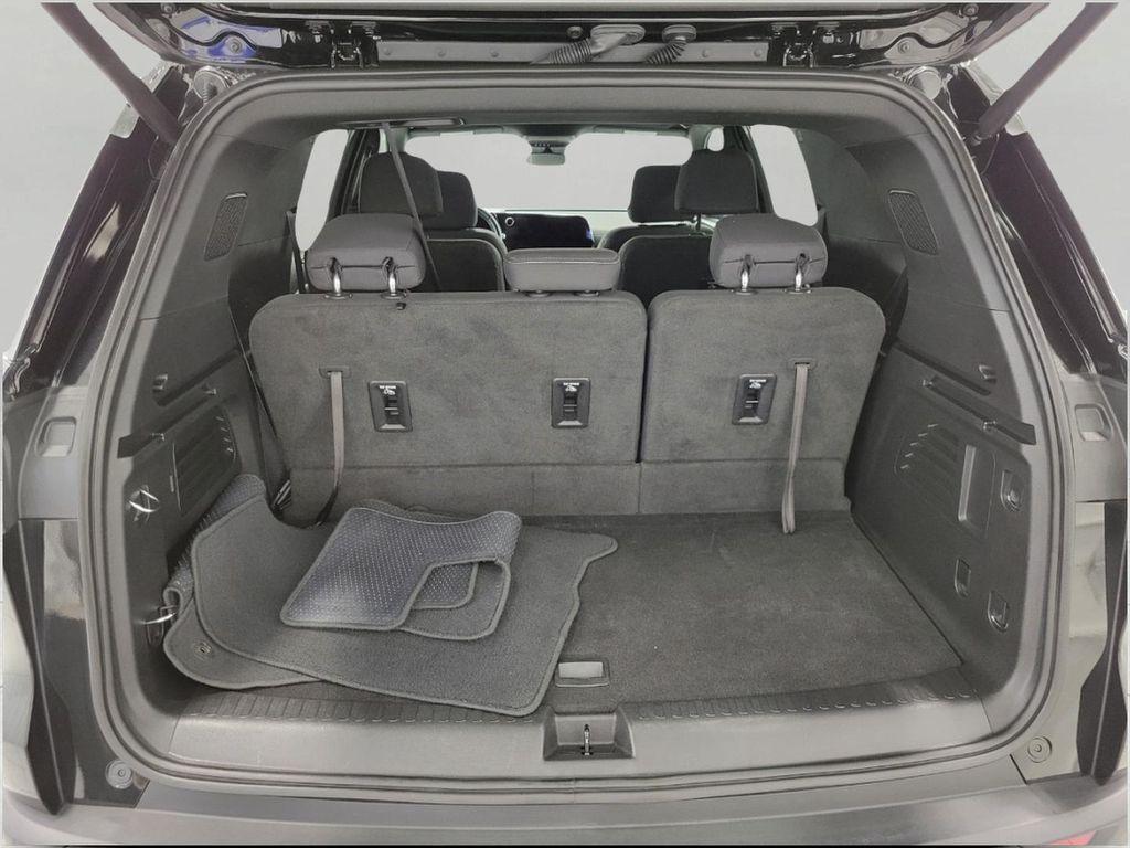 used 2025 Chevrolet Traverse car, priced at $39,786