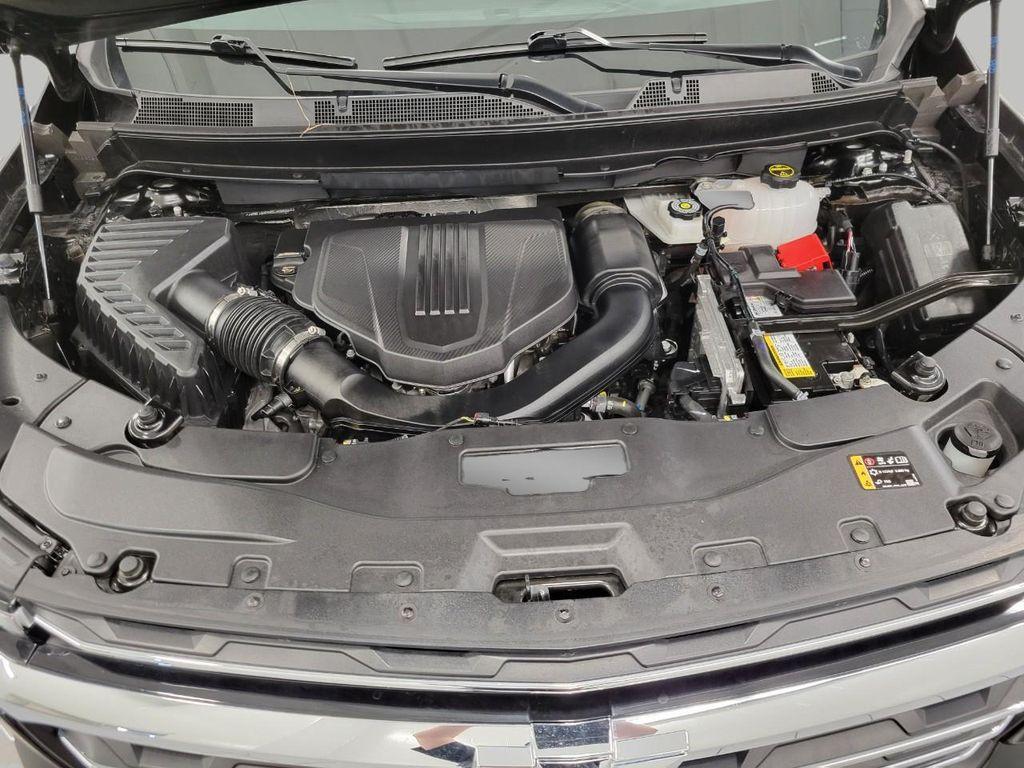 used 2025 Chevrolet Traverse car, priced at $39,786