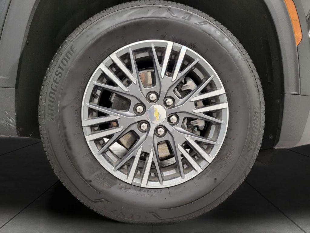used 2025 Chevrolet Traverse car, priced at $38,380