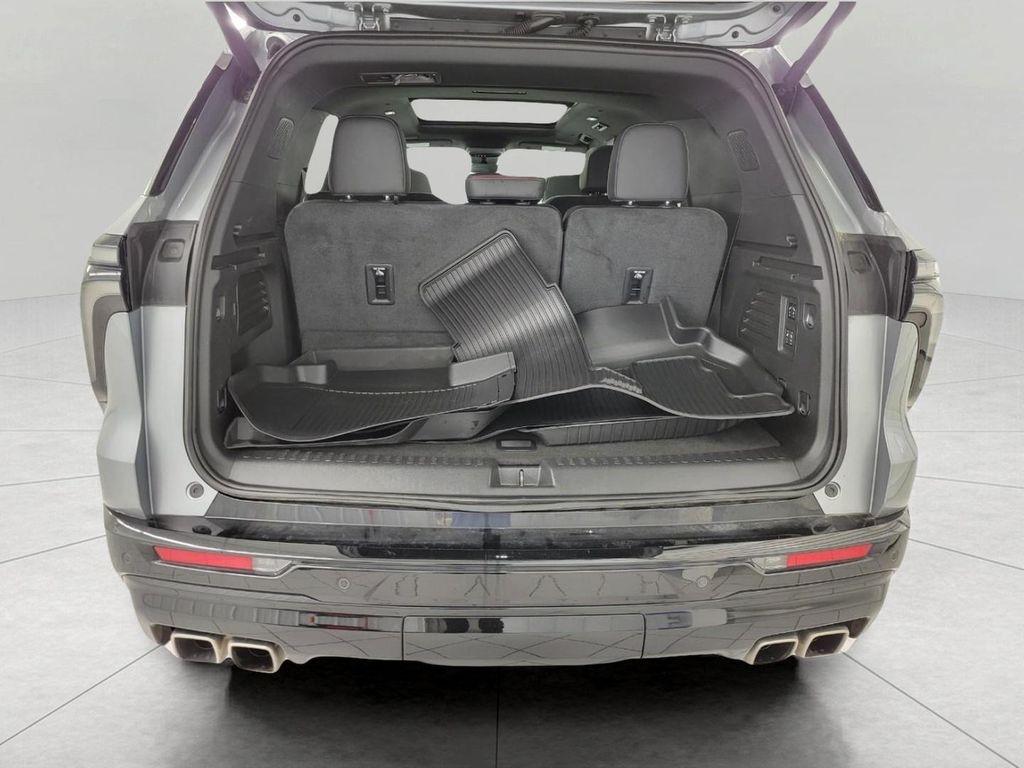 used 2024 Chevrolet Traverse car, priced at $50,172