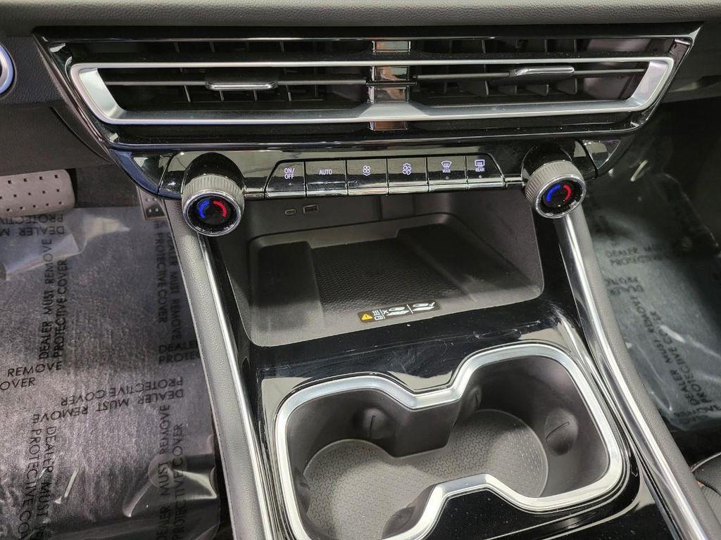 used 2024 Chevrolet Traverse car, priced at $50,172