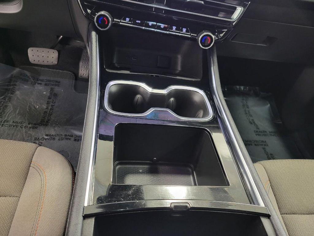 used 2025 Chevrolet Traverse car, priced at $35,067