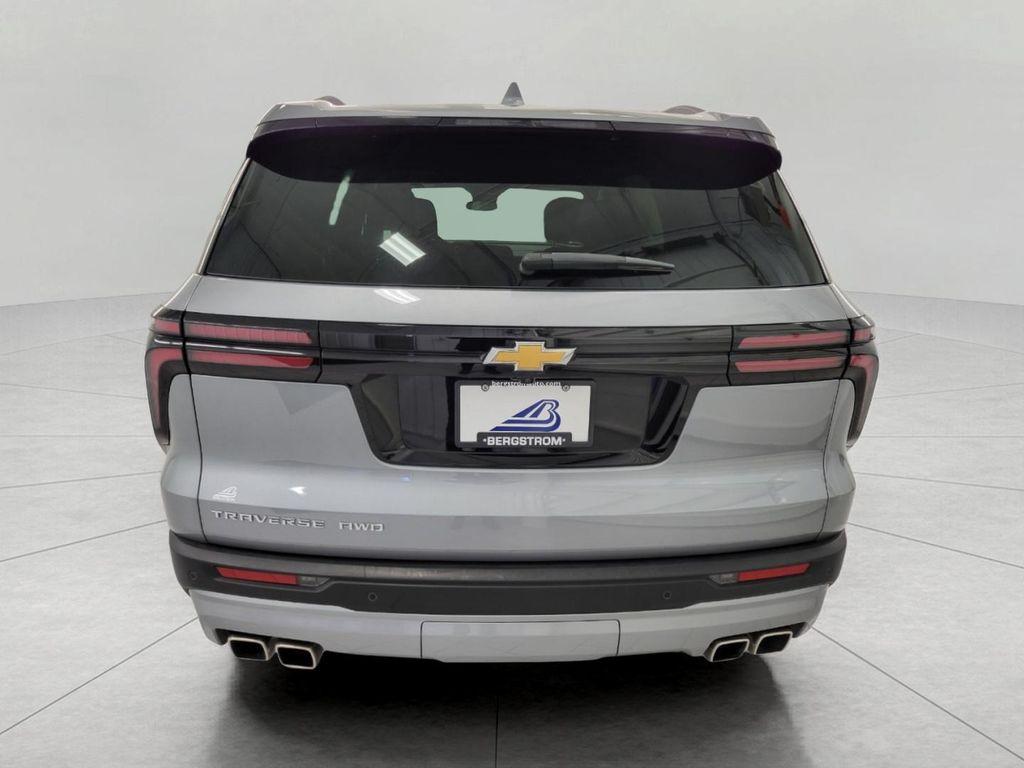 used 2025 Chevrolet Traverse car, priced at $35,067