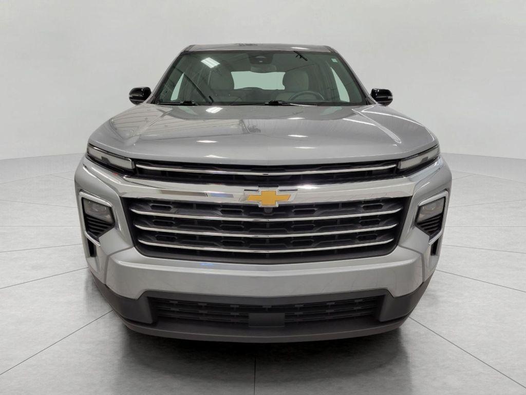 used 2025 Chevrolet Traverse car, priced at $35,067