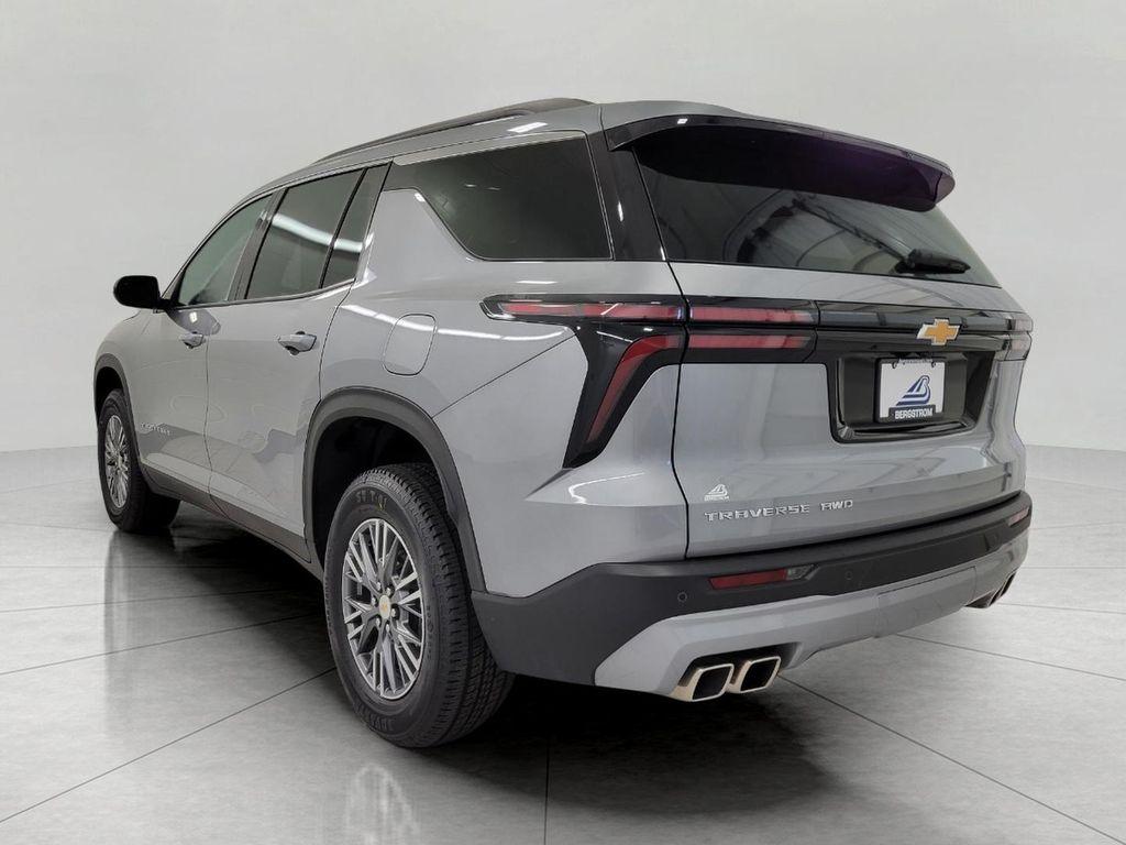 used 2025 Chevrolet Traverse car, priced at $35,067
