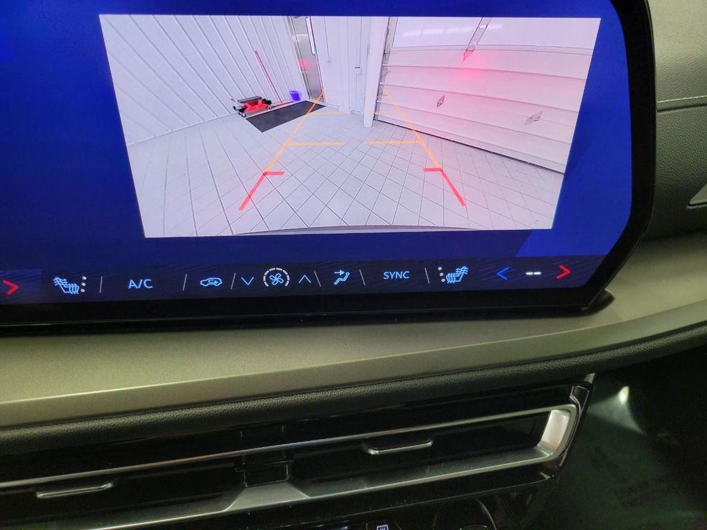 used 2025 Chevrolet Traverse car, priced at $35,067