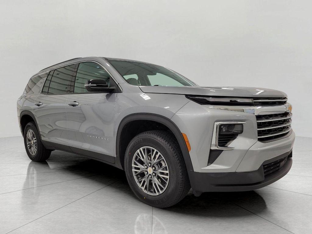 used 2025 Chevrolet Traverse car, priced at $35,067