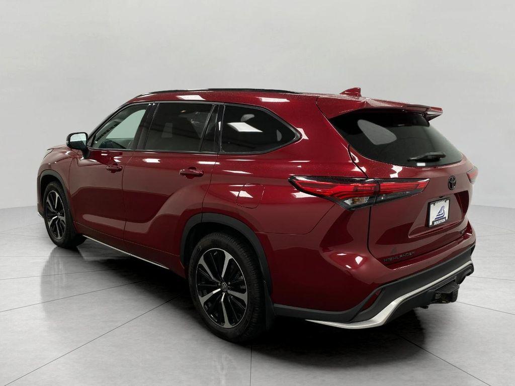 used 2021 Toyota Highlander car, priced at $31,774
