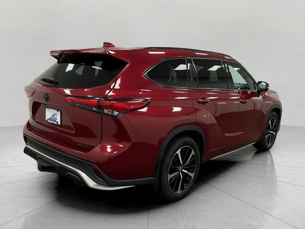 used 2021 Toyota Highlander car, priced at $31,774