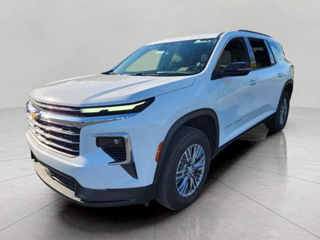 used 2025 Chevrolet Traverse car, priced at $36,995