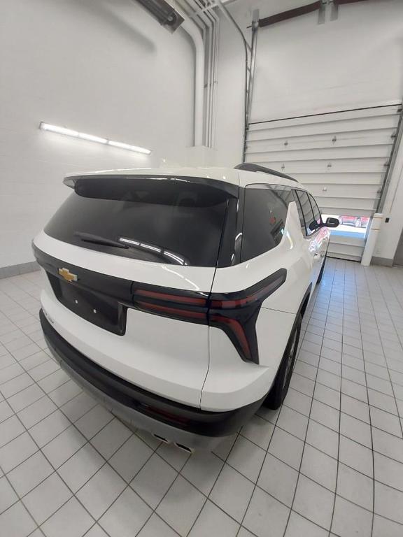 used 2025 Chevrolet Traverse car, priced at $36,995