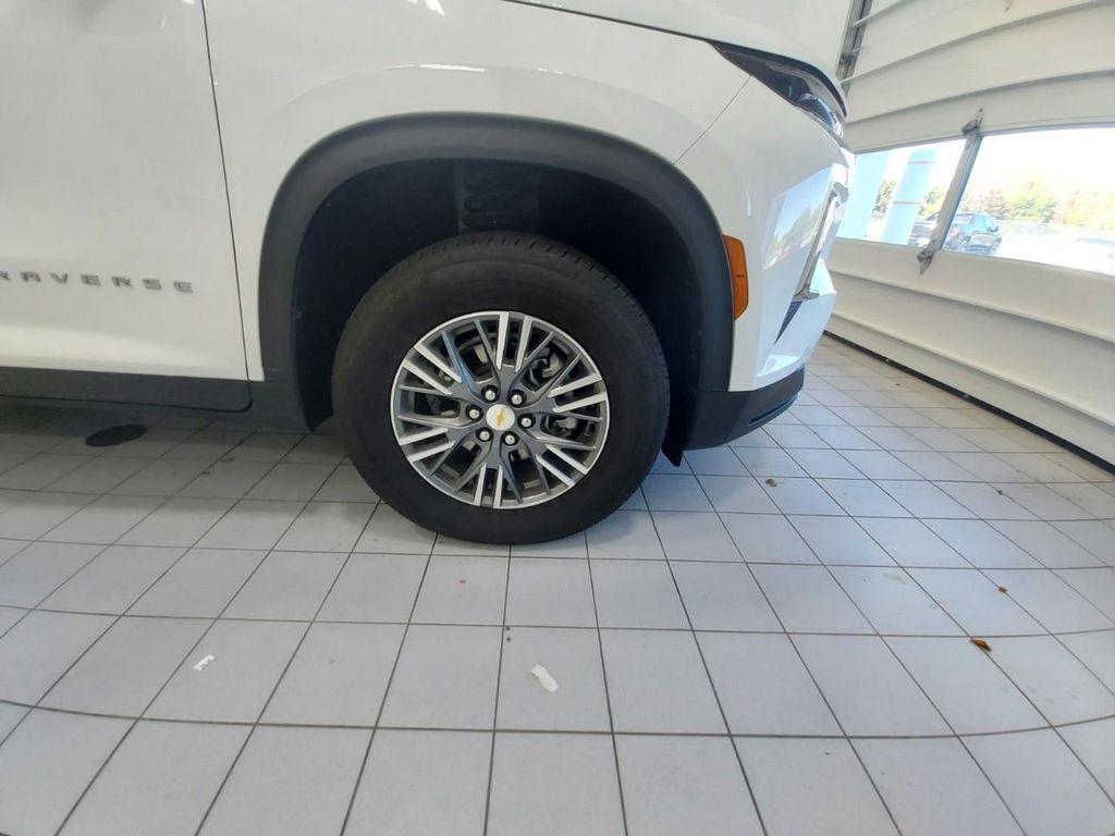 used 2025 Chevrolet Traverse car, priced at $36,995